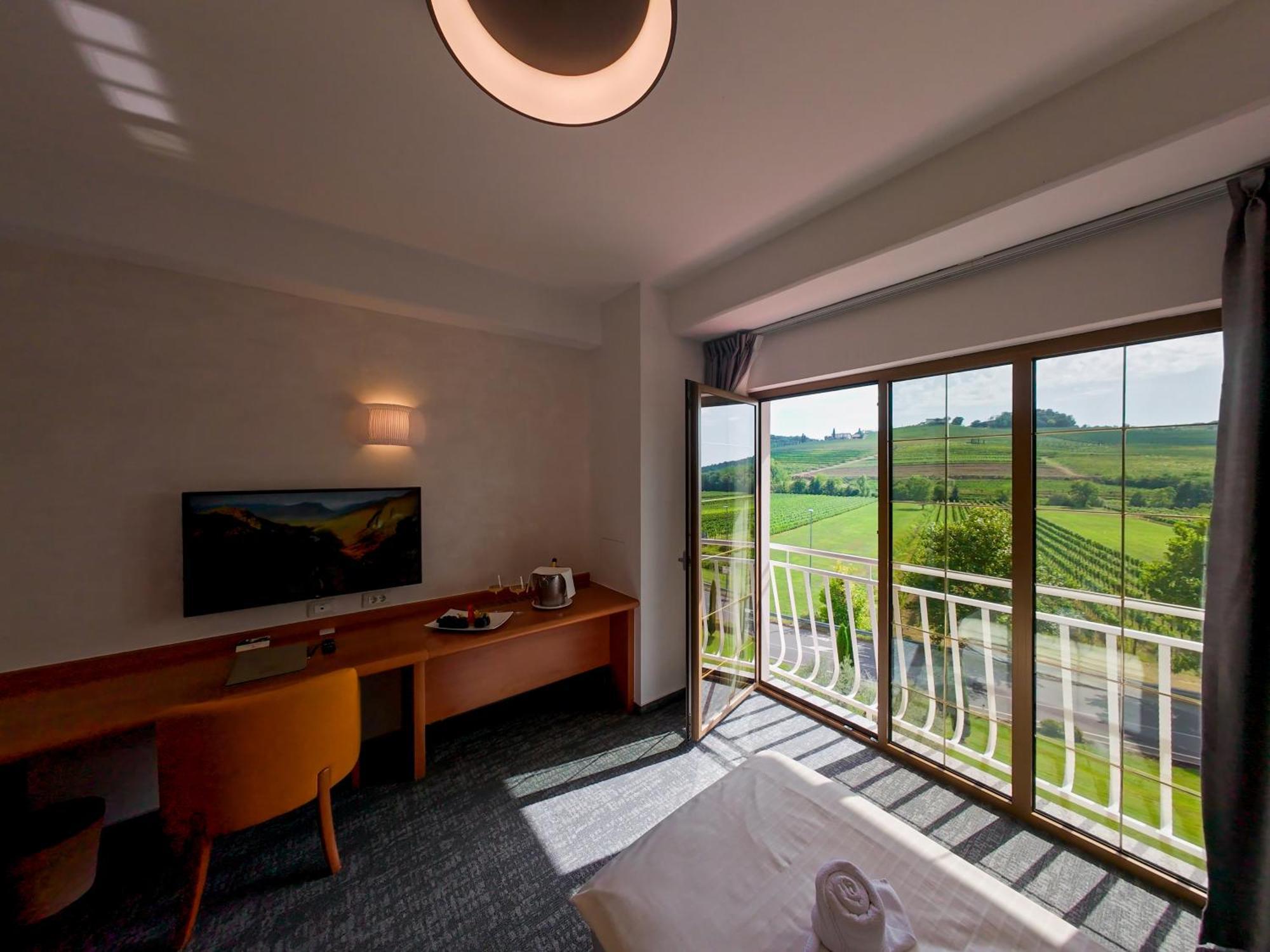 Hotel Venko Dobrovo Esterno foto
